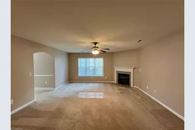 1528 Hamilton Hills Drive, Greensboro, NC 27406 - Photo 2