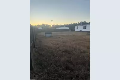 270 Meadowfield Circle, Aberdeen, NC 28315 - Photo 8