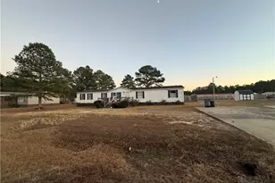 270 Meadowfield Cir, Aberdeen, NC 28315 - Photo 2