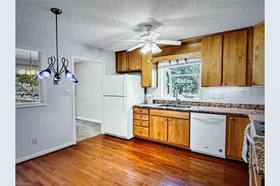 904 Fairidge Drive, Jamestown, NC 27282 - Photo 4