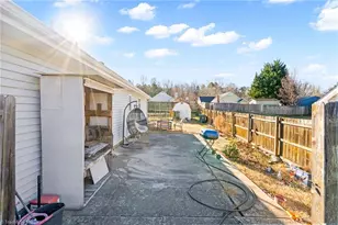 809 Banner Oak Ct, Greensboro, NC 27406 - Photo 14