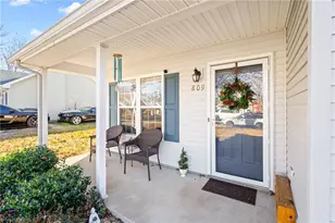 809 Banner Oak Ct, Greensboro, NC 27406 - Photo 4