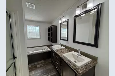 812 W Main Street, Pilot Mountain, NC 27041 - Photo 12