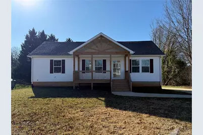 812 W Main Street, Pilot Mountain, NC 27041 - Photo 1