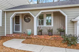 105 Cottonwood Dr, Jamestown, NC 27282 - Photo 4