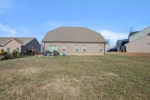 416 Freemont Dr, Thomasville, NC 27360 - Photo 4