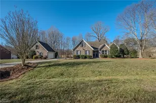 8475 Hunting Ct, Stokesdale, NC 27357 - Photo 2
