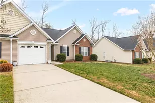 1328 Crosswinds Dr, High Point, NC 27265 - Photo 2