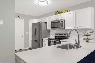 1328 Crosswinds Drive, High Point, NC 27265 - Photo 10