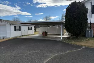 138 Highland Ave, Mount Airy, NC 27030 - Photo 6