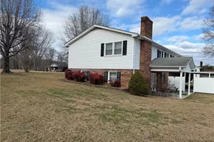 138 Highland Ave, Mount Airy, NC 27030 - Photo 4