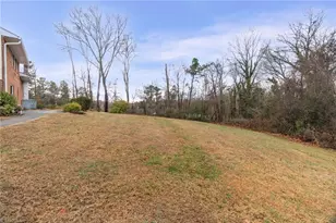 387 Ledford Cir, High Point, NC 27265 - Photo 26