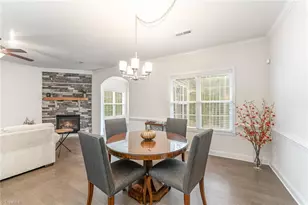 1601 Suzanne Ln, Lexington, NC 27295 - Photo 8