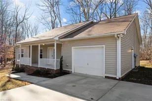 2310 Rothwood Acres Rd, Greensboro, NC 27406 - Photo 4