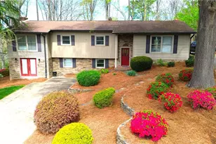 1524 Holly Cir, Wilkesboro, NC 28697 - Photo 1