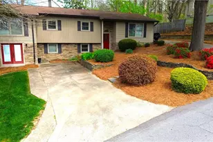 1524 Holly Cir, Wilkesboro, NC 28697 - Photo 2