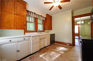 3321 Fore Pl, Greensboro, NC 27406 - Photo 12