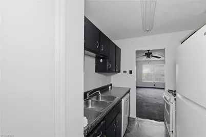 2810 Carriage Drive #D, Winston-Salem, NC 27106 - Photo 4