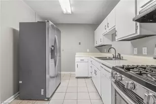 2810 Carriage Dr, Winston-Salem, NC 27106 - Photo 32