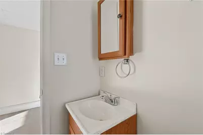 421 Vine Street, Eden, NC 27288 - Photo 16