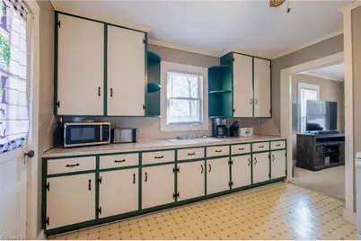 2660 W Pine Street, Mount Airy, NC 27030 - Photo 10