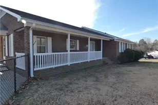 195 Georgia Ln, Winston-Salem, NC 27107 - Photo 2