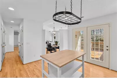 402 Shadybrook Road, High Point, NC 27265 - Photo 18