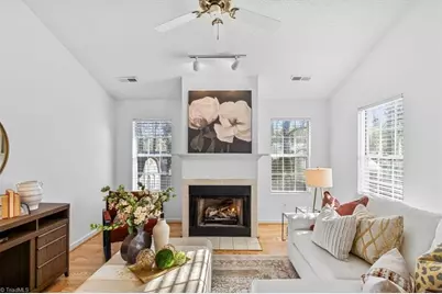 402 Shadybrook Road, High Point, NC 27265 - Photo 6