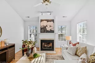 402 Shadybrook Rd, High Point, NC 27265 - Photo 6