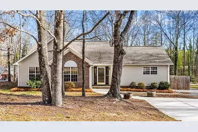 402 Shadybrook Road, High Point, NC 27265 - Photo 2