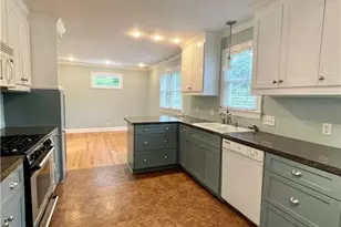 1313 Cardinal Pl, Greensboro, NC 27408 - Photo 6