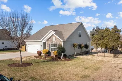 601 Grandview Drive, Graham, NC 27253 - Photo 2