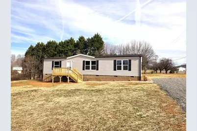 106 Lynnewood Drive, Mount Airy, NC 27030 - Photo 2