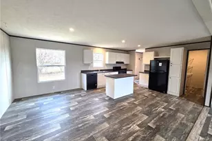 106 Lynnewood Dr, Mount Airy, NC 27030 - Photo 4