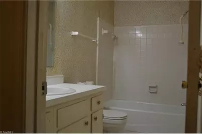 2400 Cottage Place, Greensboro, NC 27455 - Photo 8