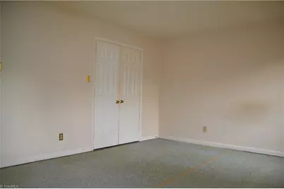 2400 Cottage Place, Greensboro, NC 27455 - Photo 6