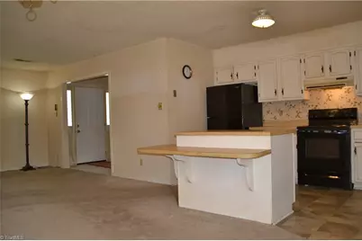 2400 Cottage Place, Greensboro, NC 27455 - Photo 4