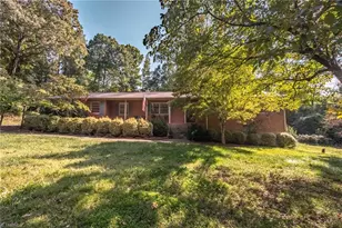 5509 Fallingbrooks Dr, Greensboro, NC 27407 - Photo 4
