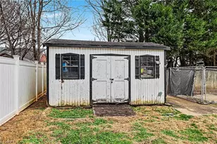 4008 Deerfield St, High Point, NC 27265 - Photo 24