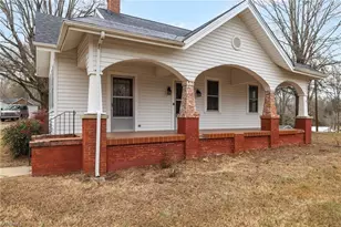 1820 S Park Dr, Reidsville, NC 27320 - Photo 1
