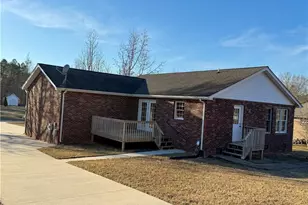 519 Salem Ridge Dr, Randleman, NC 27317 - Photo 2