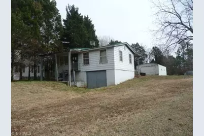 1109 W Holly Hill Road, Thomasville, NC 27360 - Photo 2