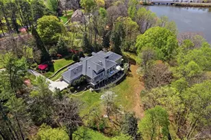 4 Deerwood Ct, Greensboro, NC 27410 - Photo 2