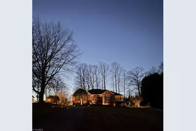 471 W Hunting Ridge Drive, Thomasville, NC 27360 - Photo 14