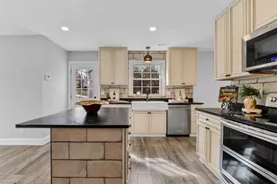 6320 Cardinal Wood Dr, Greensboro, NC 27410 - Photo 12