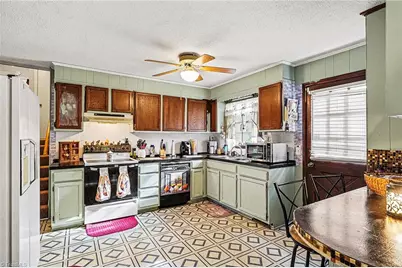 406 E Wellington Lane, Walnut Cove, NC 27052 - Photo 12