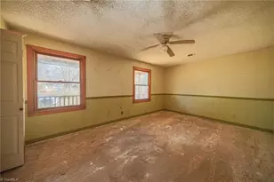 3089 Pipers Gap Rd, Mount Airy, NC 27030 - Photo 10