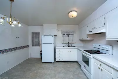 5114 Lawndale Drive, Greensboro, NC 27455 - Photo 20