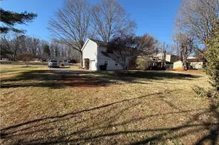 213 Hillcrest Dr, King, NC 27021 - Photo 2