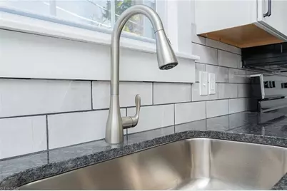 6 Forsyth Street, Thomasville, NC 27360 - Photo 18